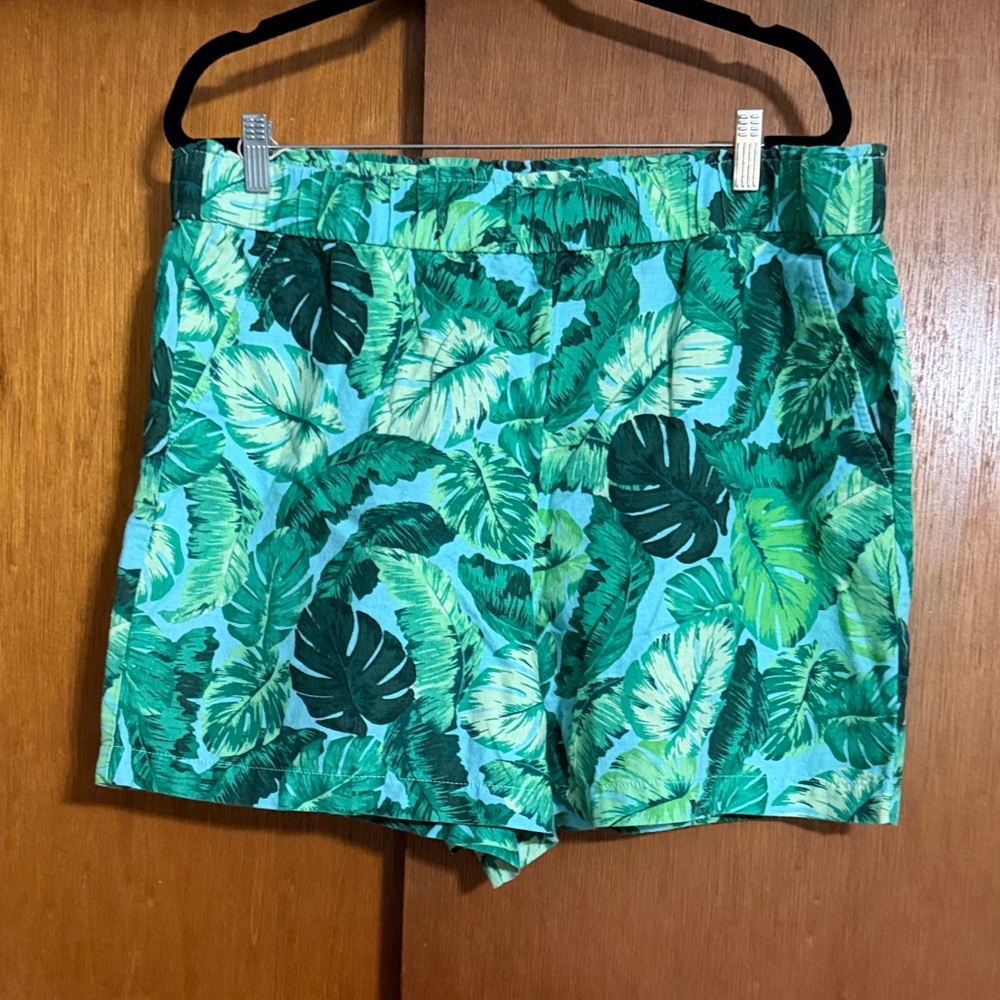 Talbots Green Tropical Leaf Print Shorts
